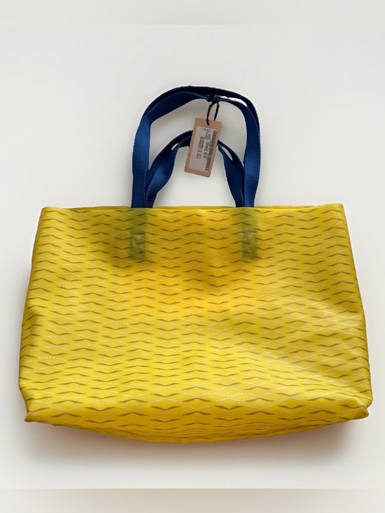 Voile Blanche Handbags - NWT VOILE BLANCHE LE POOL GRANDE Yellow Logo Tote and Accessory with Blue Straps
